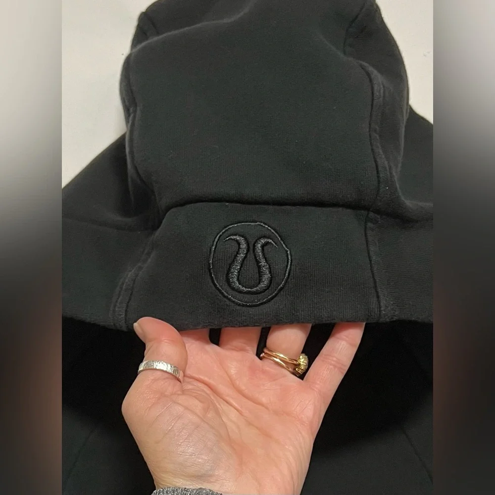 Lululemon Scuba Hoodie Light Cotton Fleece Black Cozy Yoga Post Workout Winter